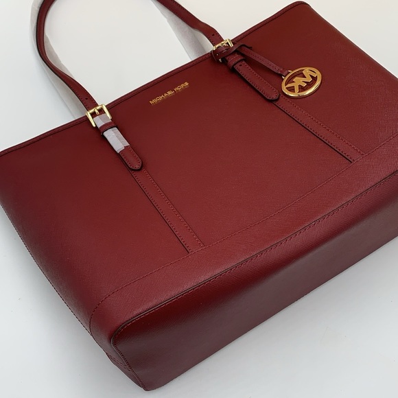 MICHAEL KORS
Jet Set Travel Large Saffiano Leather Tote Shoulder
DARK CHERRY
NWT - Picture 5 of 15